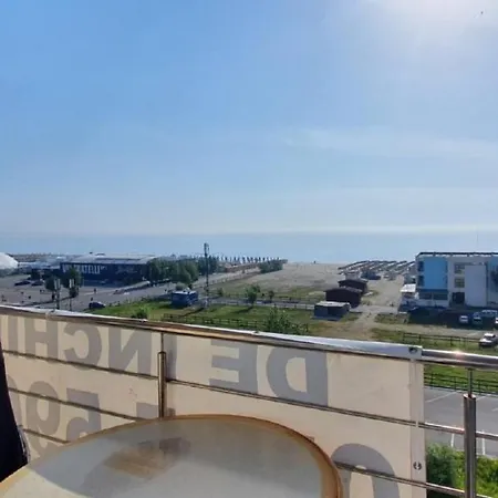Summerland Beachside * Mamaia