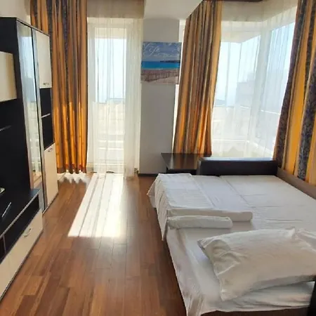 Summerland Beachside * Mamaia