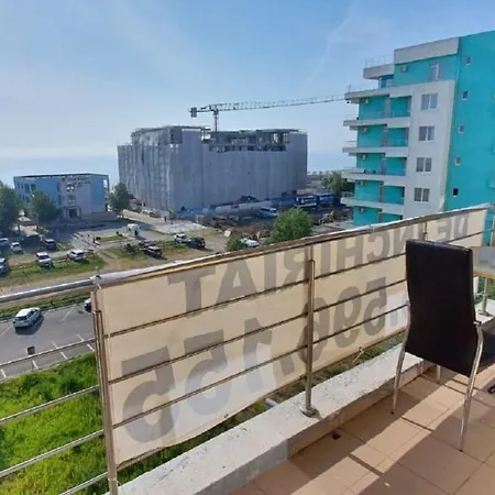 Summerland Beachside Mamaia